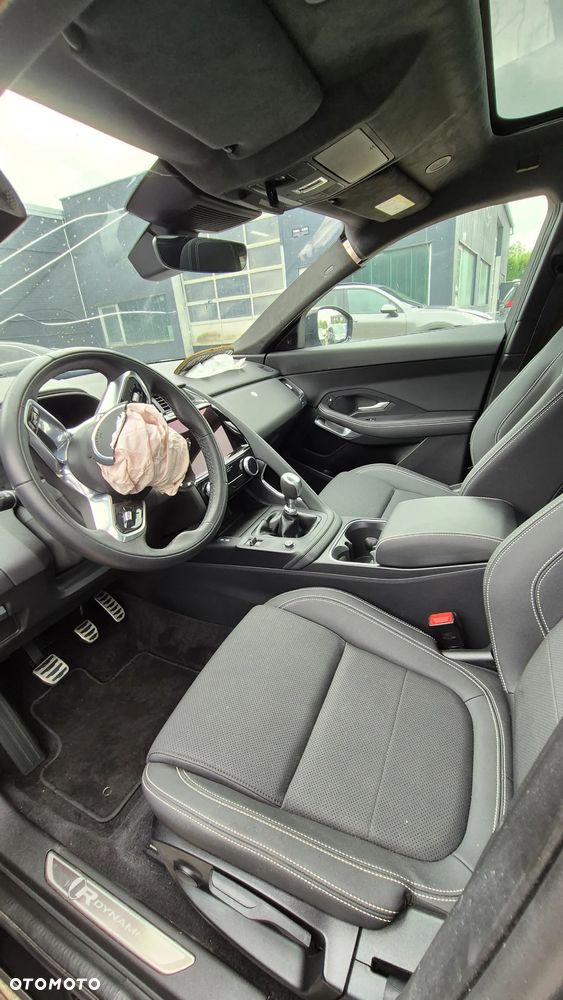Jaguar E-Pace - 16