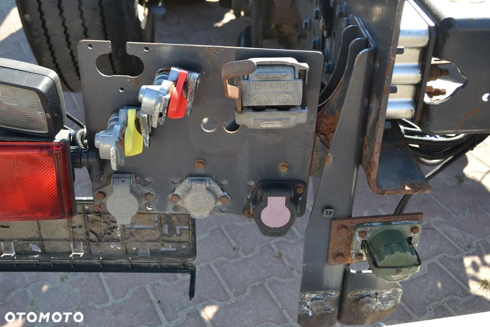 Volvo FM 6x2 TYLKO 345 000 km TRZECIA OŚ SKRĘTNA KLIMATYZACJA - 17