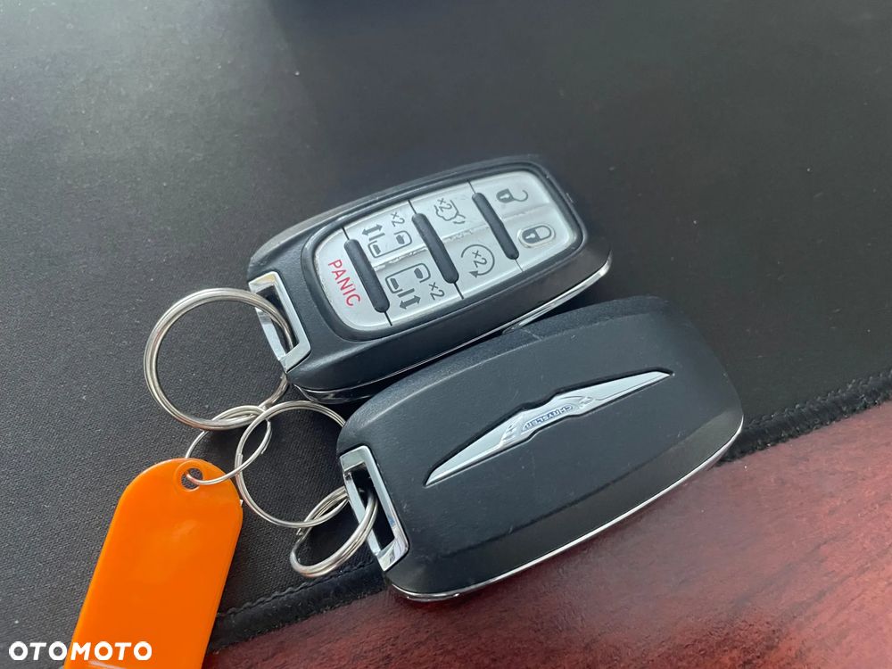 Chrysler Pacifica - 15