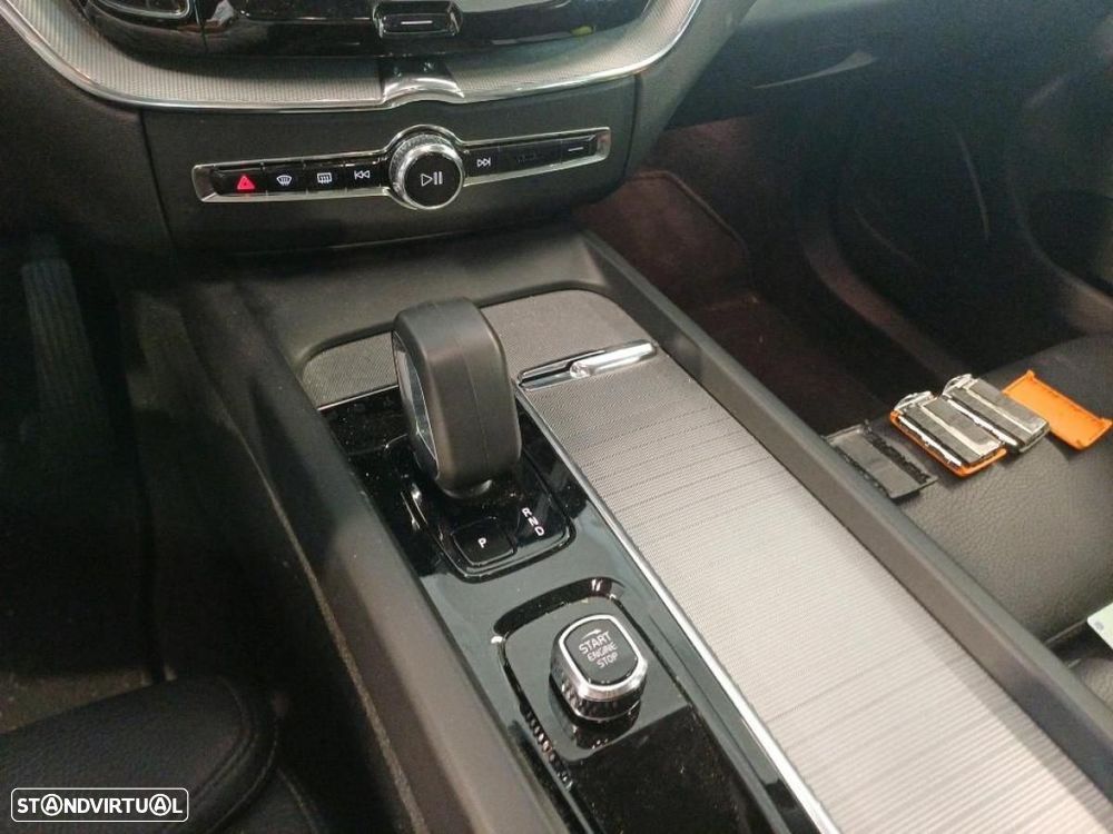 Volvo XC 60 2.0 T6 PHEV Inscription Expression AWD - 8