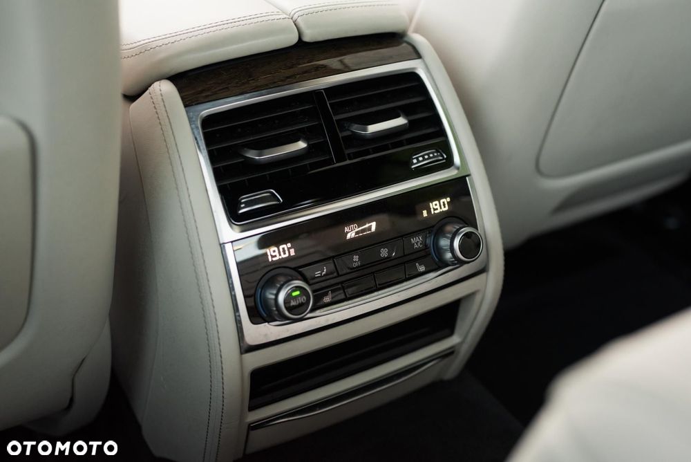 BMW Seria 7 - 37