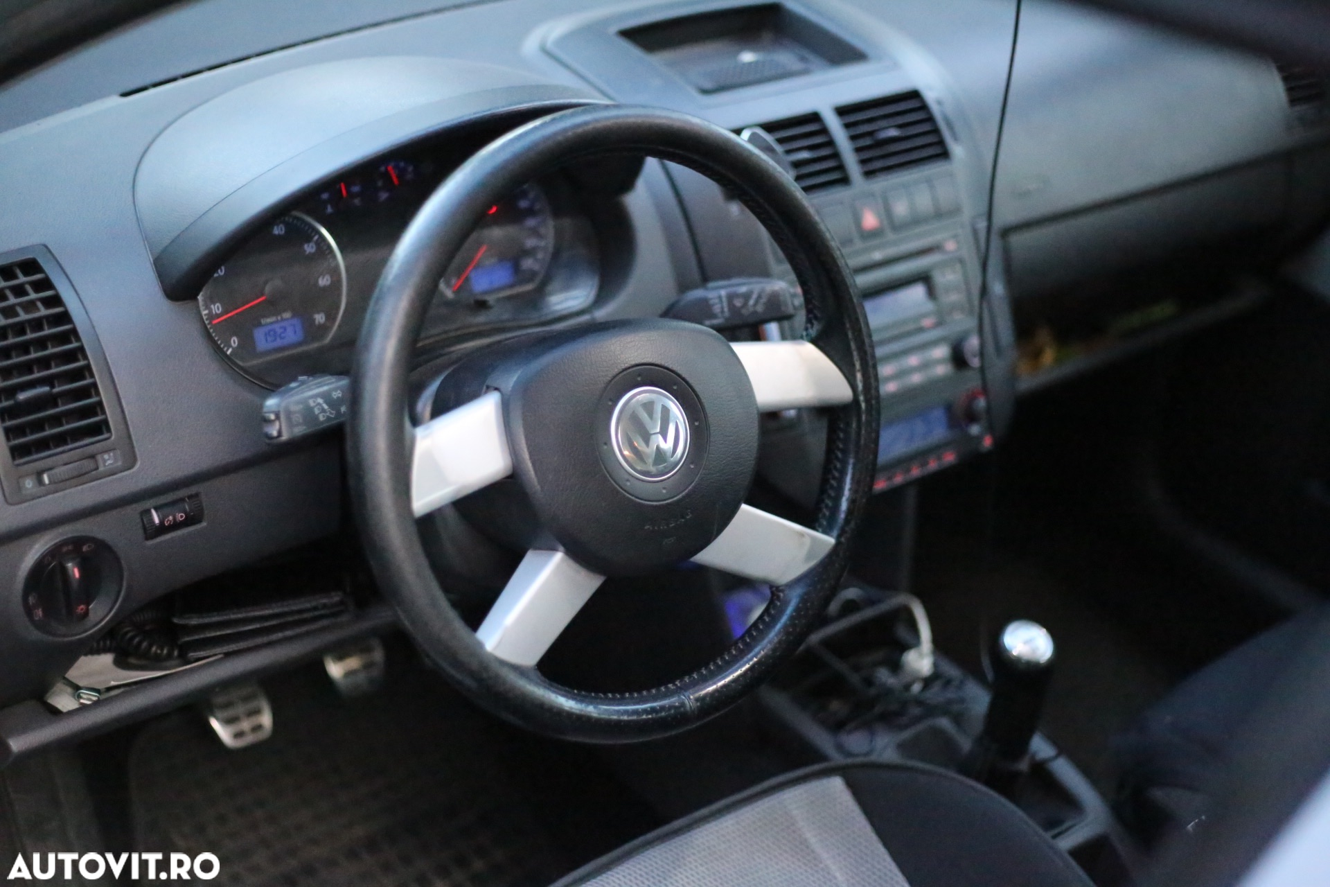 Volkswagen Polo 1.4 Cross - 10