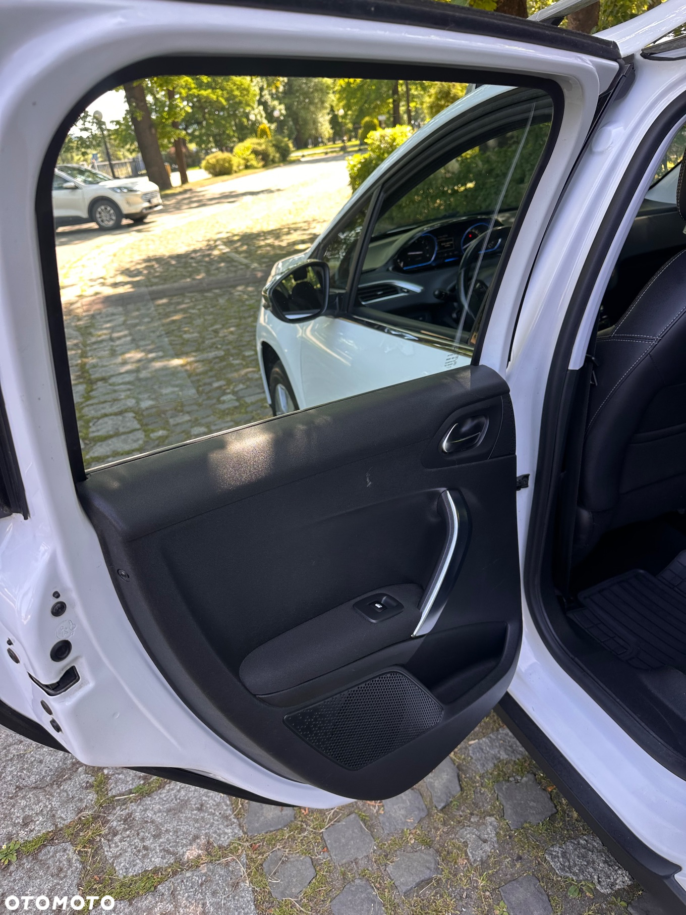 Peugeot 2008 e-HDi FAP 92 STOP & START Style - 29