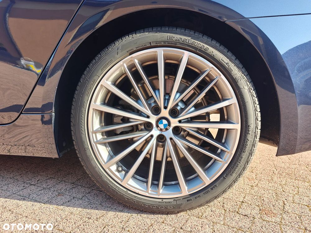 BMW Seria 5 530i xDrive Sport Line - 9