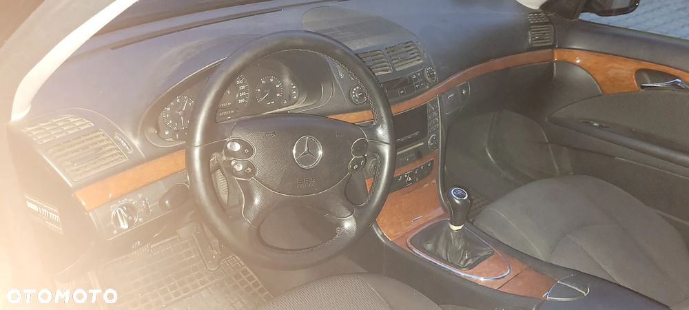 Mercedes-Benz E-Class 2007 photo 5