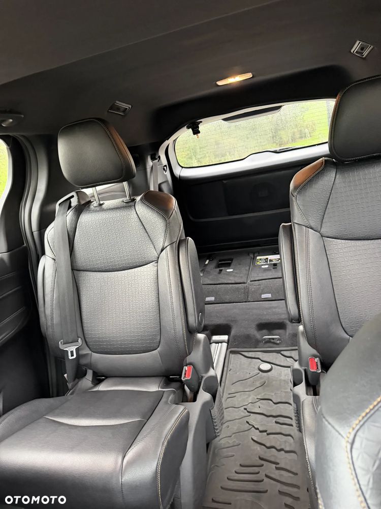 Toyota Sienna - 22