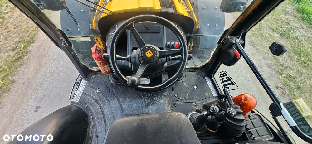 JCB 4CX - 8