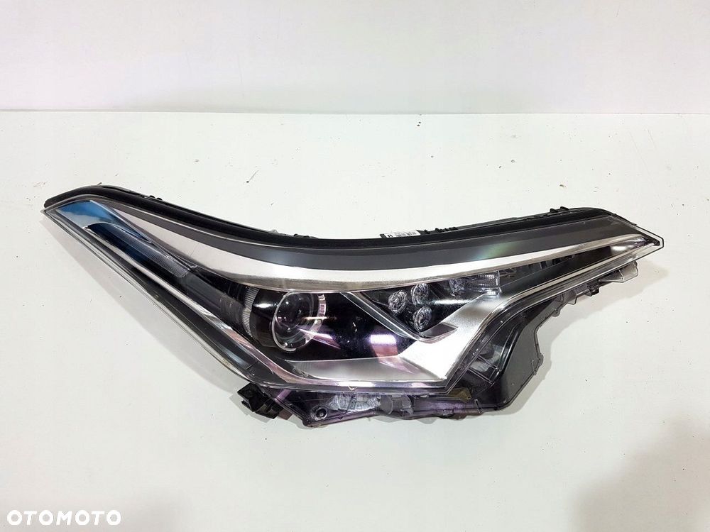 TOYOTA CHR C-HR LAMPA PRZÓD PRZEDNIA PRAWA LED EUROPA ORYGINAŁ - 1