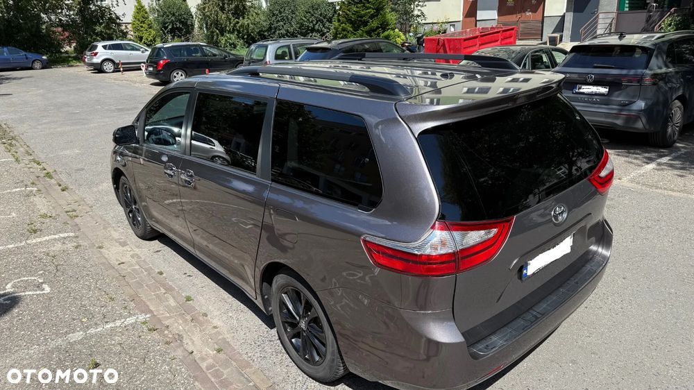 Toyota Sienna 3.5 V6 - 11