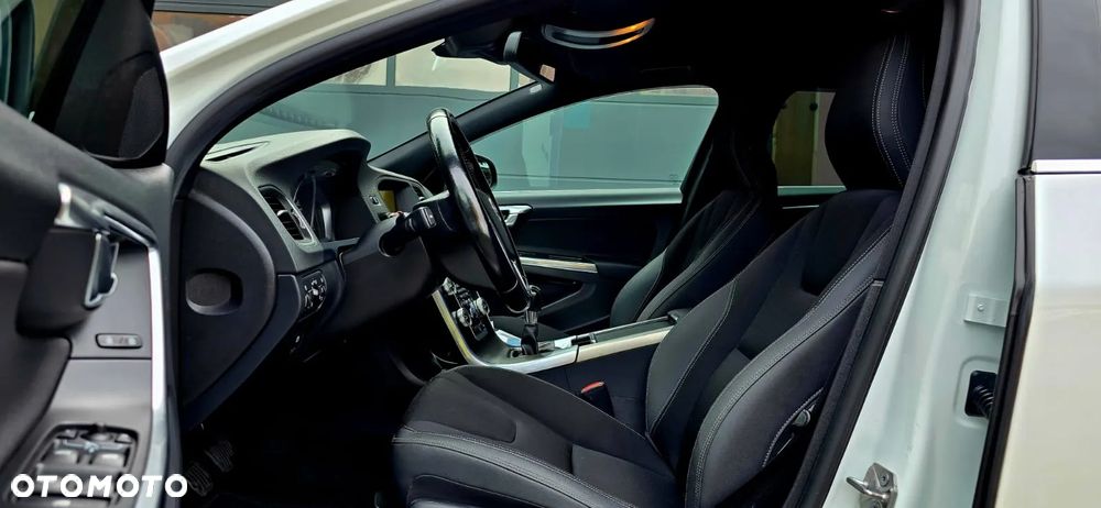 Volvo V60 T3 Momentum - 20