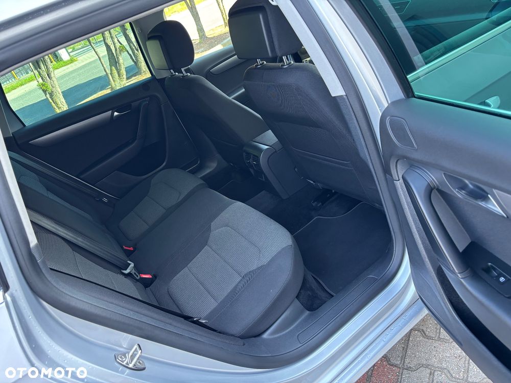 Volkswagen Passat 2.0 TDI BlueMotion Technology Highline - 17