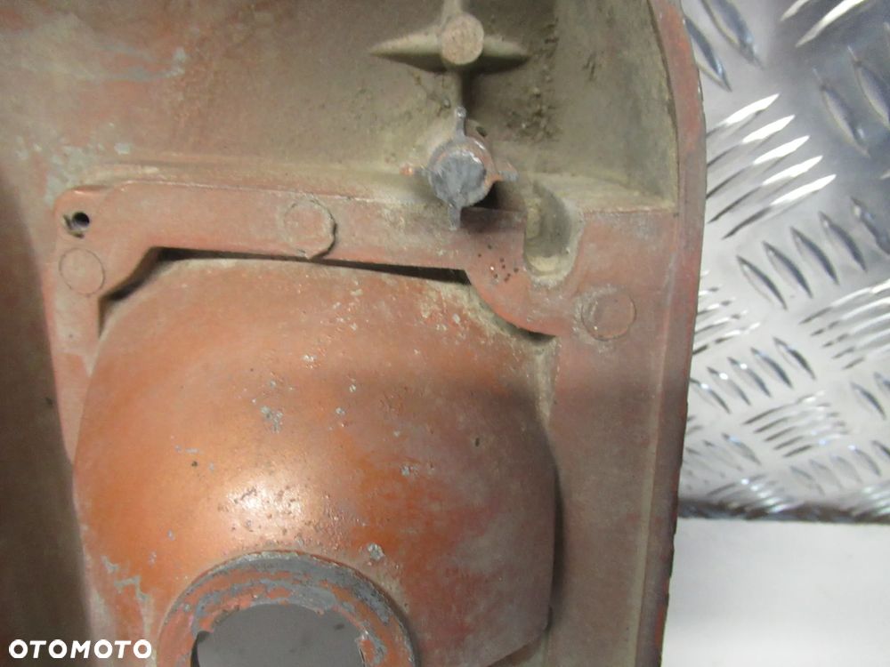 Okular obudowa lampy przedniej prawej Chevrolet El Camino Malibu - 7