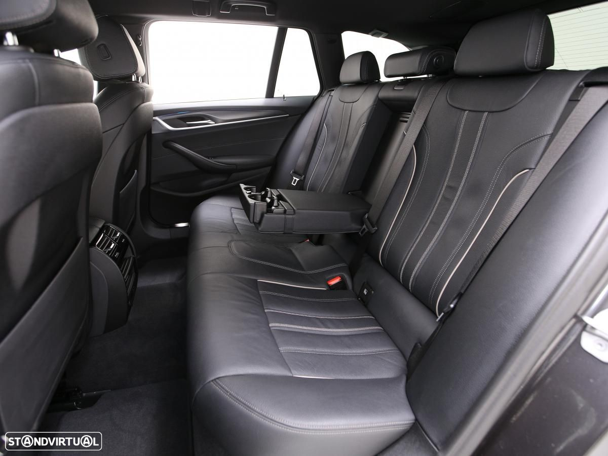BMW 530 e Pack Desportivo M - 27