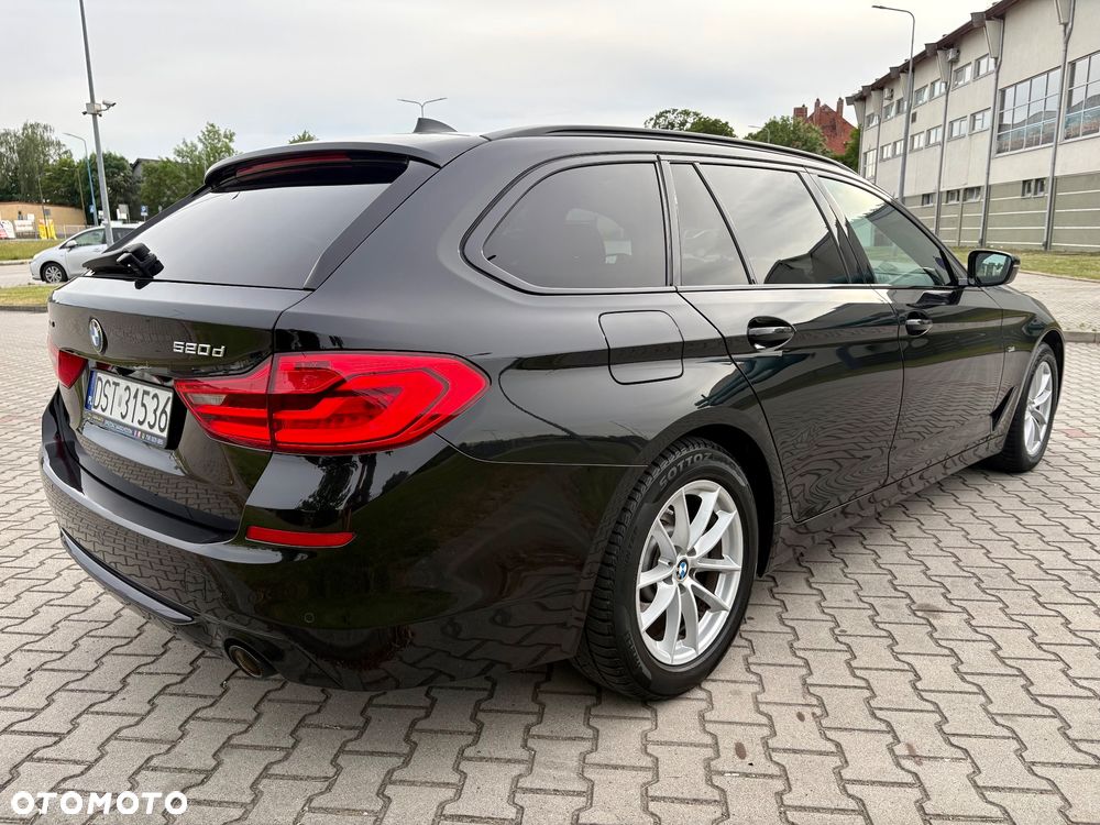 BMW Seria 5 520d xDrive Luxury Line sport - 28