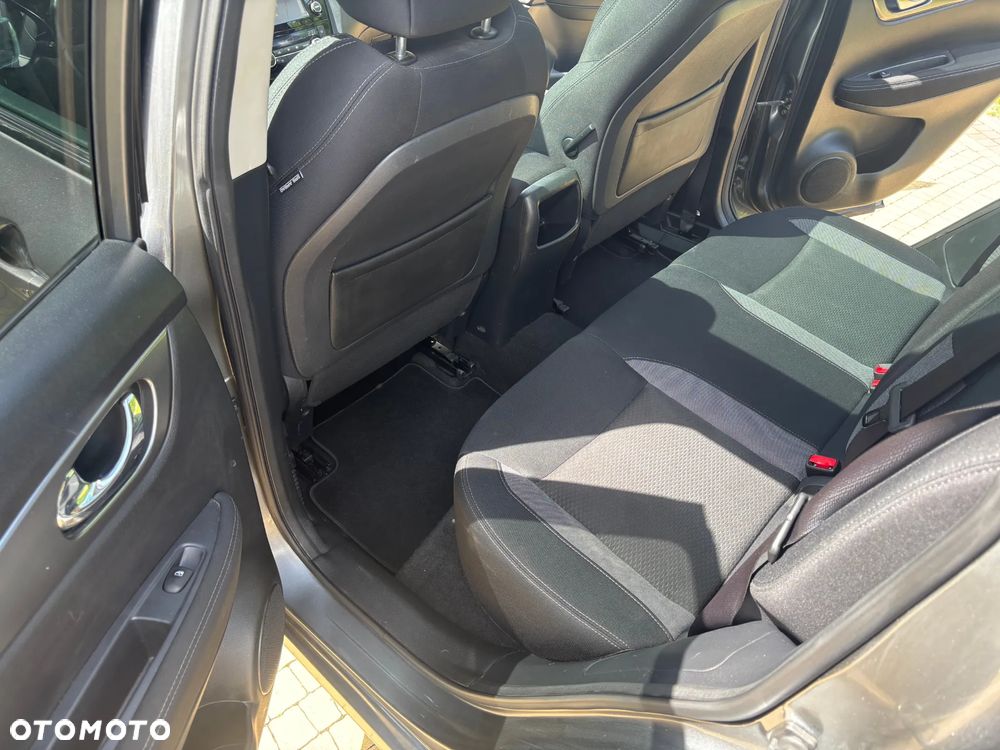 Nissan Qashqai 1.2 DIG-T N-Connecta EU6 - 32