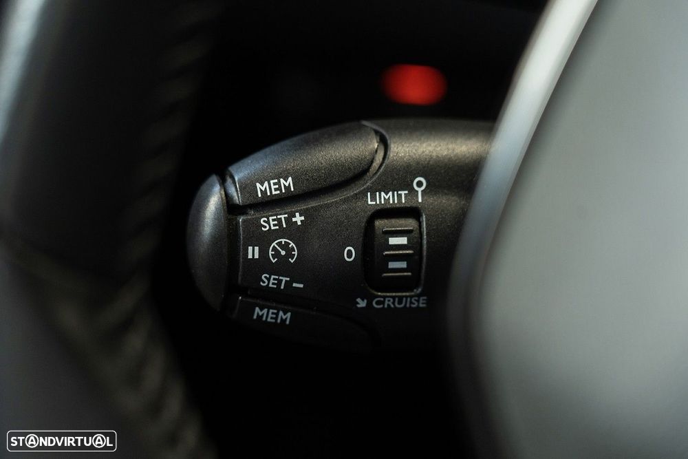 Peugeot 2008 1.5 BlueHDi Allure - 20