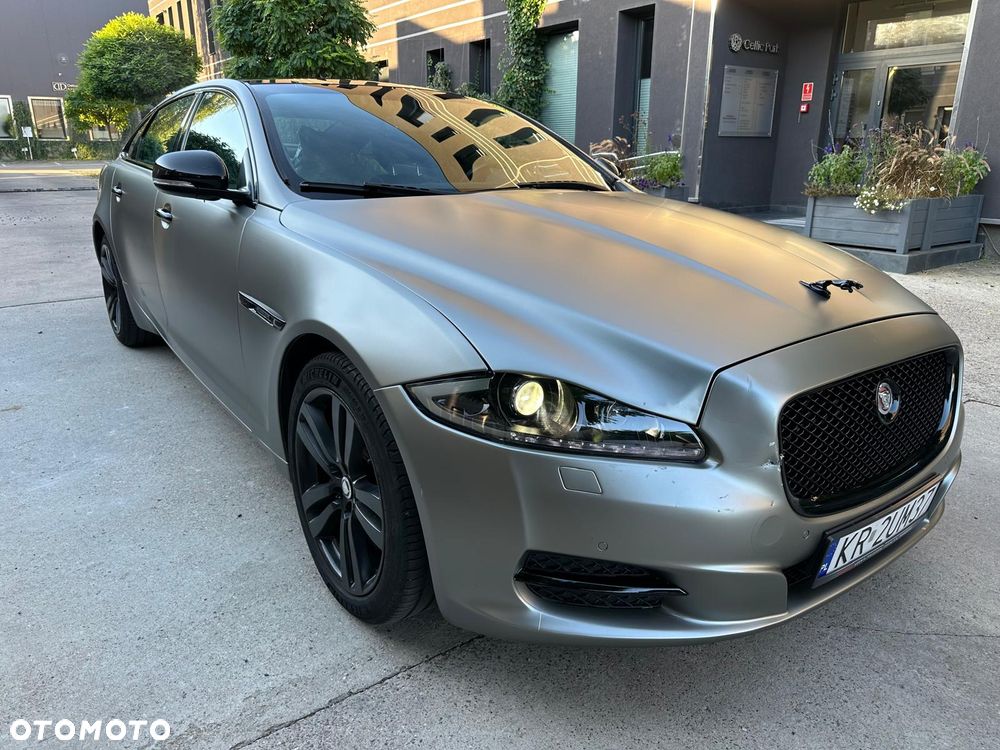 Jaguar XJ 3.0 T AWD LWB Portfolio - 6