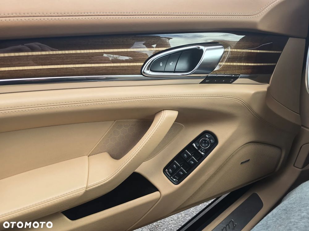 Porsche Panamera Turbo - 29