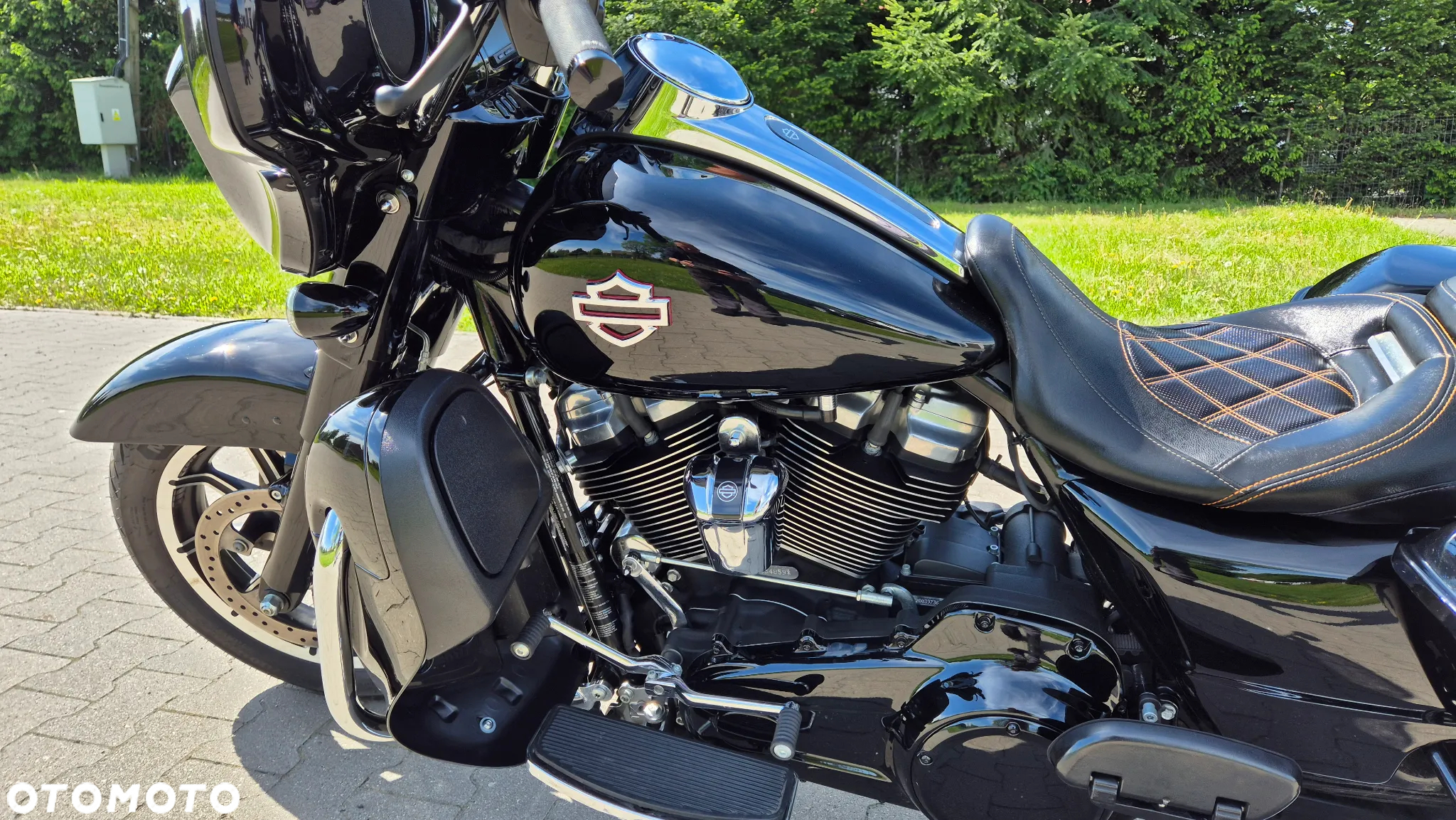 Harley-Davidson FLH Electra Glide - 8