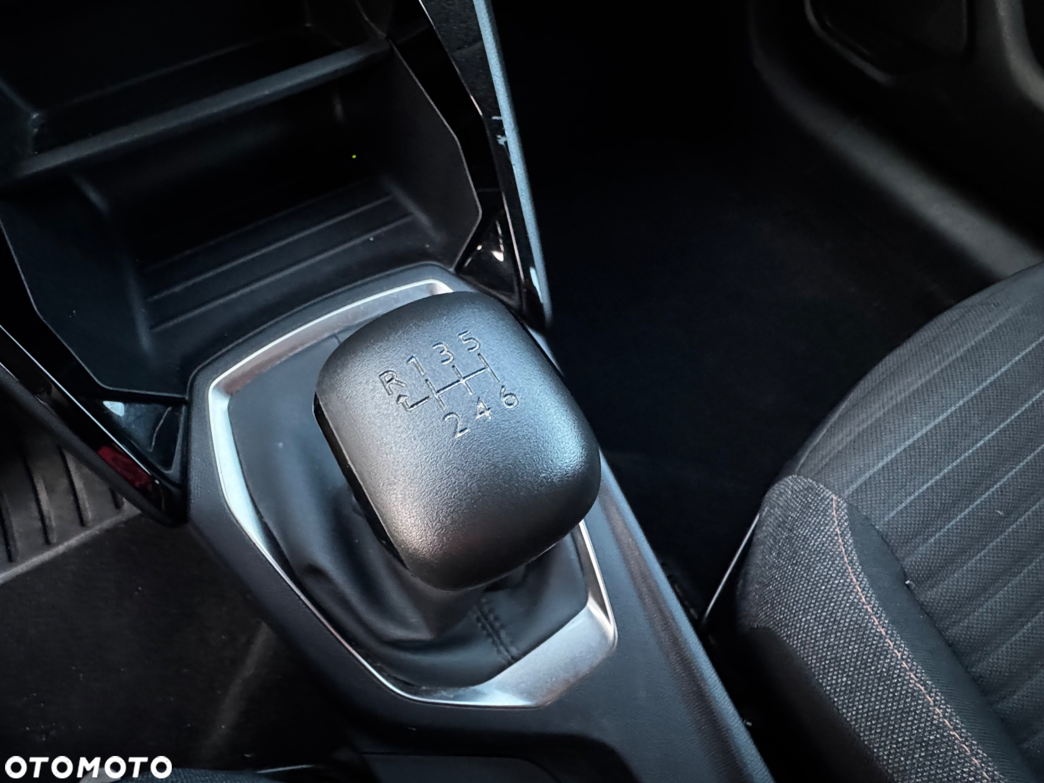 Peugeot 208 1.2 PureTech Active S&S - 26