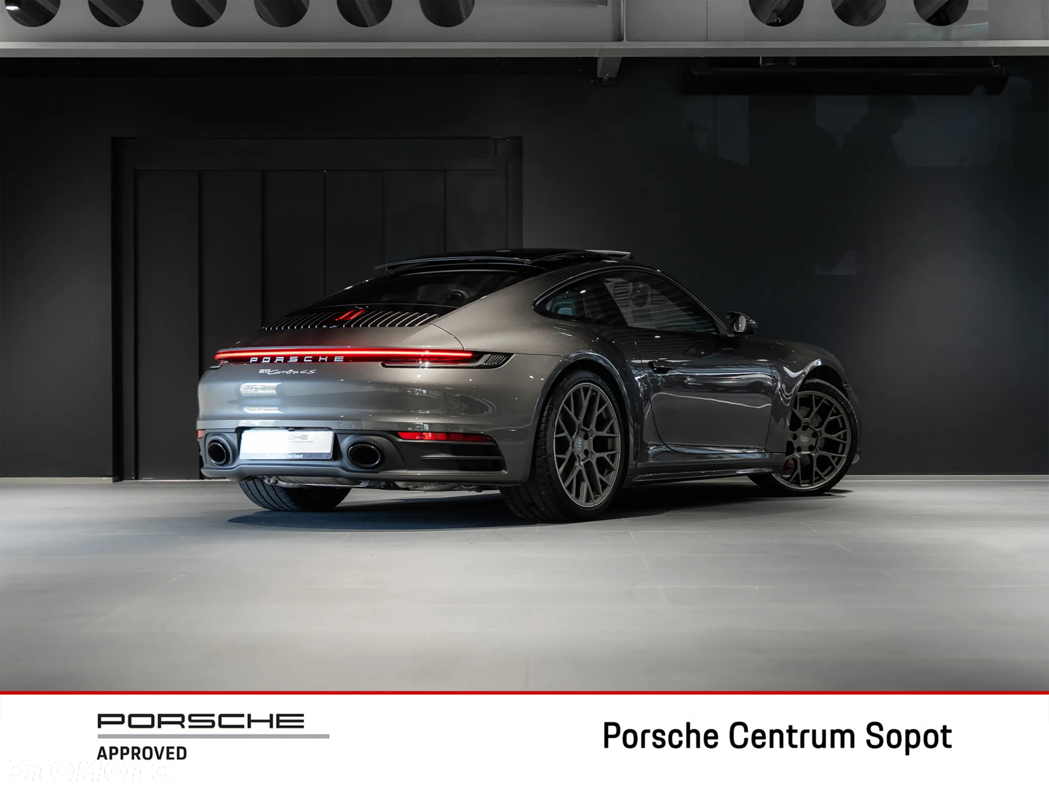 Porsche 911 Carrera 4S - 4