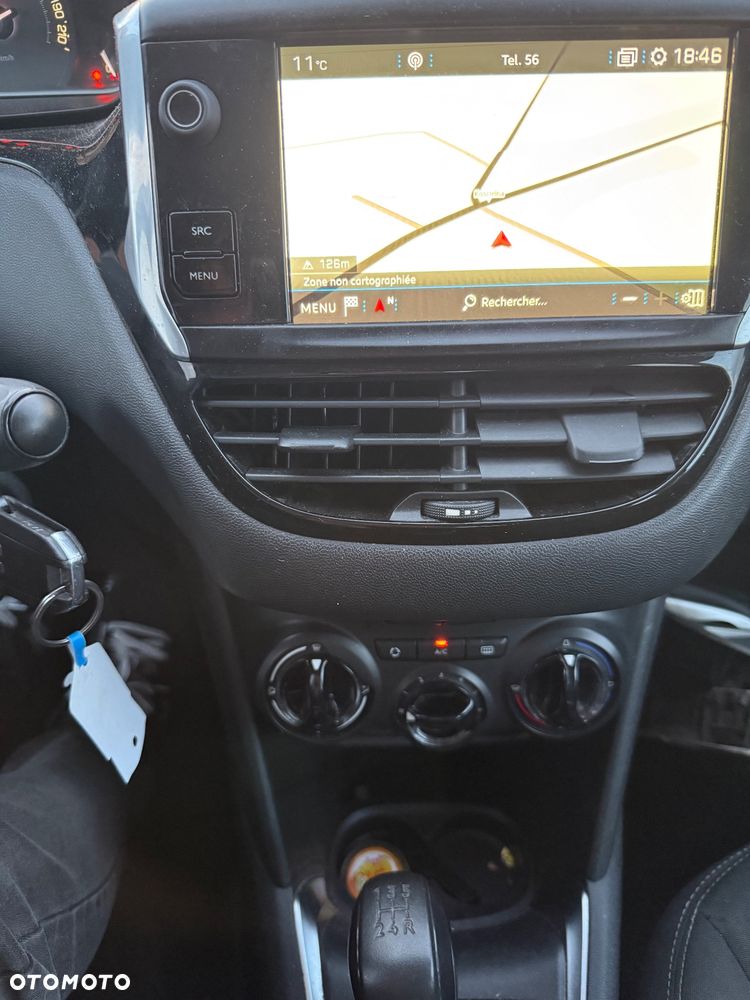 Peugeot 208 BlueHDi 100 Active - 8