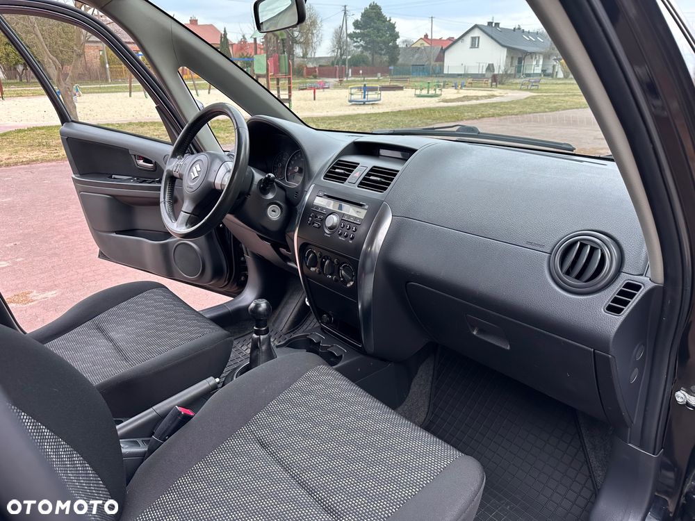 Suzuki SX4 - 25
