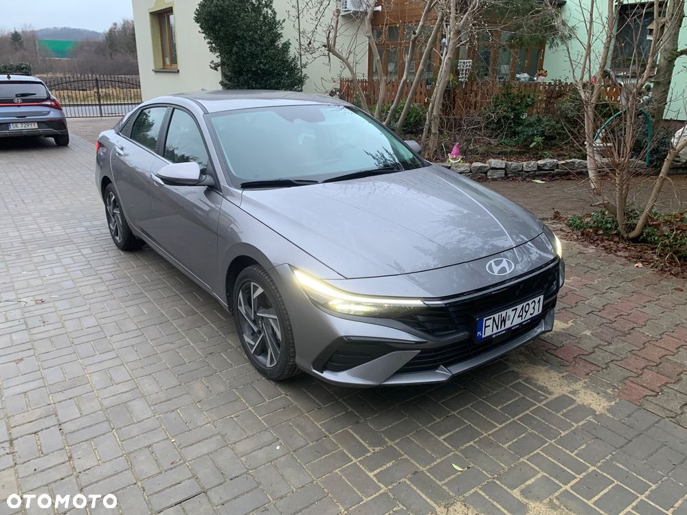 Hyundai Elantra 1.6 Smart CVT - 1