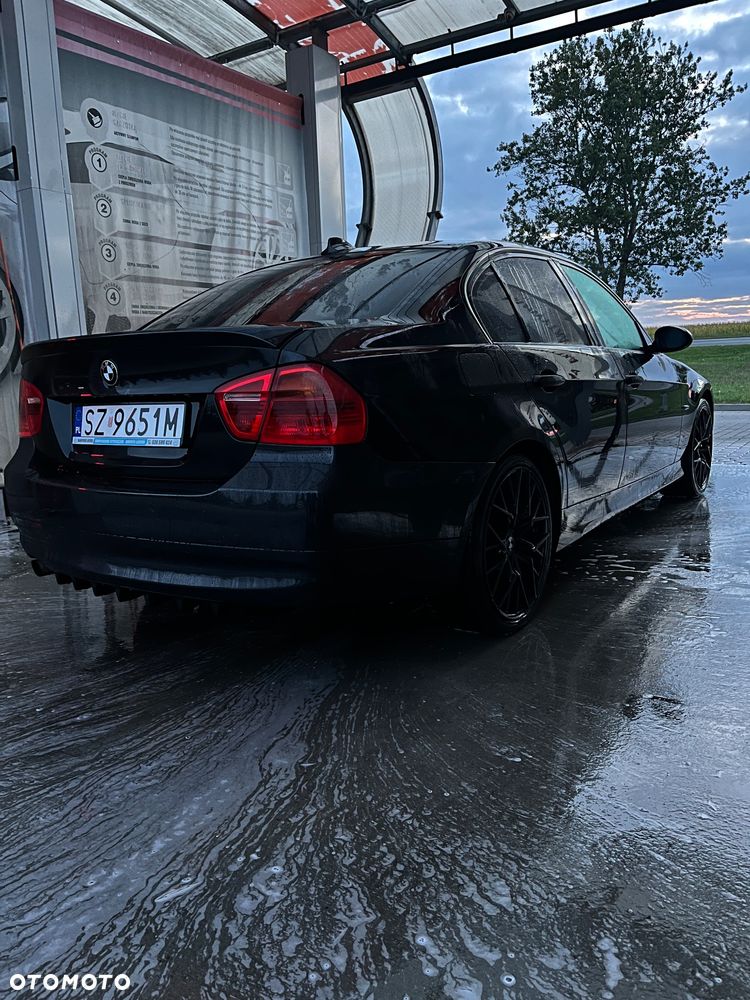 BMW Seria 3 320i - 5
