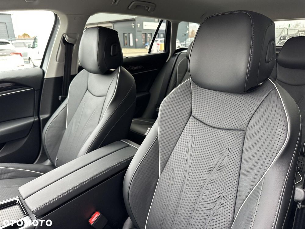 Volkswagen Passat Variant 2.0 TDI EVO Elegance DSG - 12