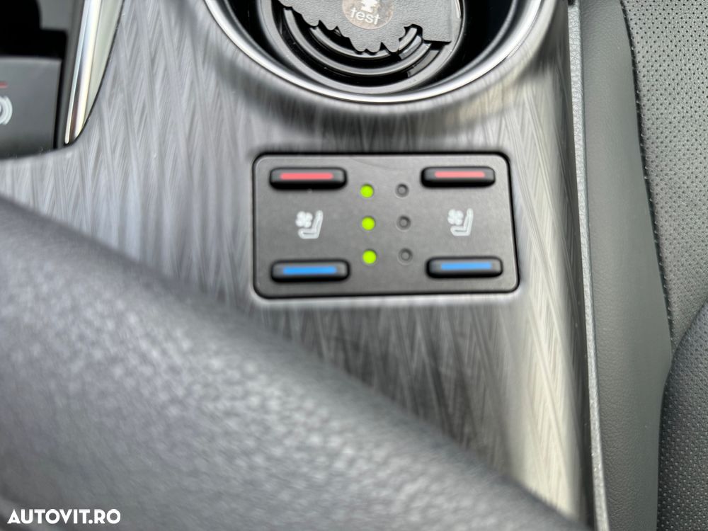 Toyota Camry 2.5 HEV Executive - 35