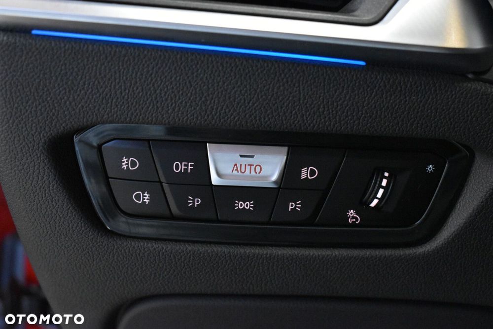 BMW Seria 3 330e PHEV M Sport sport - 14