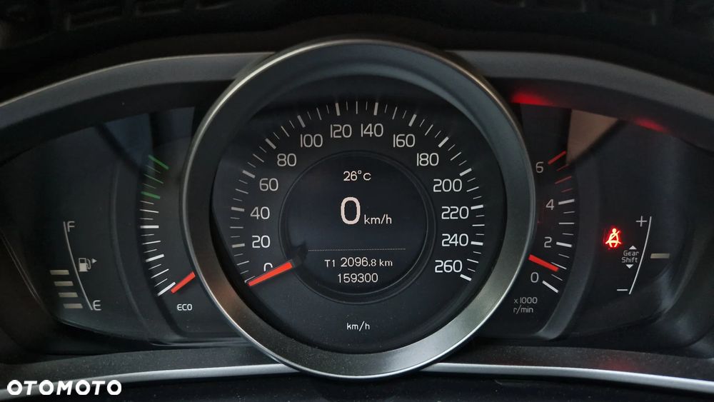 Volvo V40 D2 Drive-E Momentum - 24