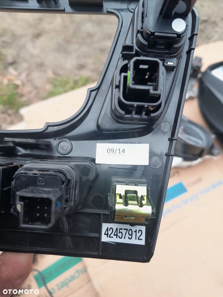 42457912 PANEL KLIMATYZACJI OPEL MOKKO X - 2