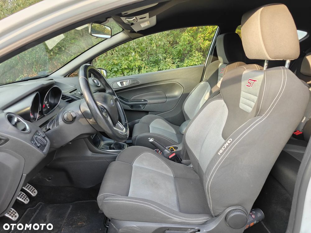 Ford Fiesta ST - 11