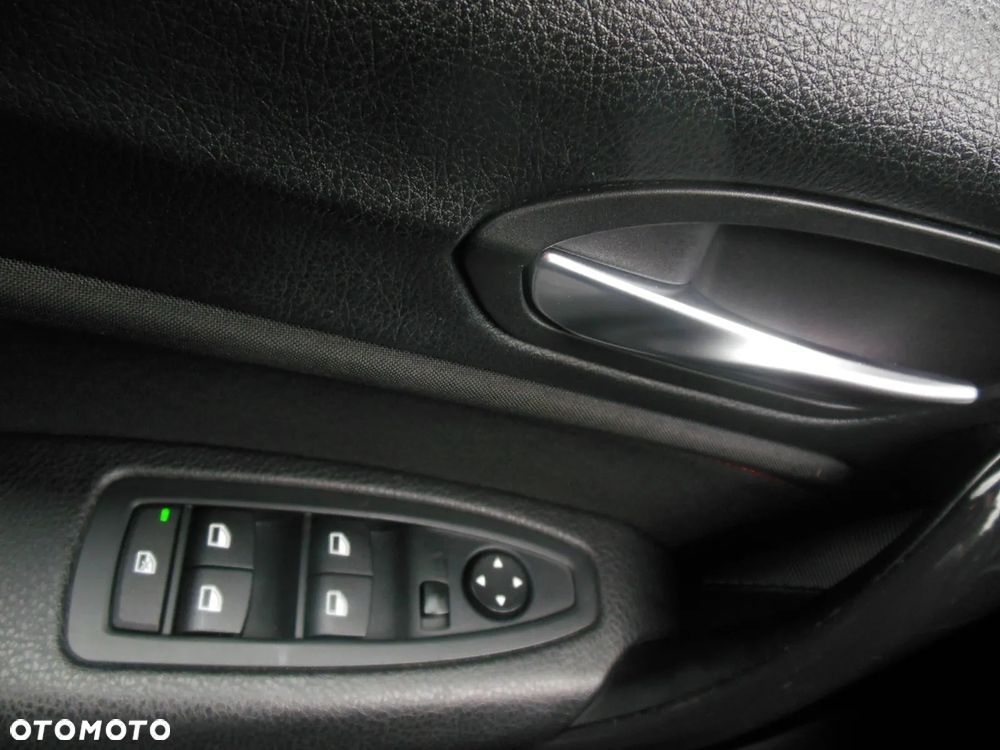 BMW Seria 1 118i Sport Line - 28
