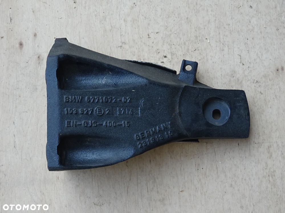 BMW E60 E61 XDRIVE ŁAPA SILNIKA MOCOWANIE WSPORNIK PRAWA LEWA 3,0D M57 - 4