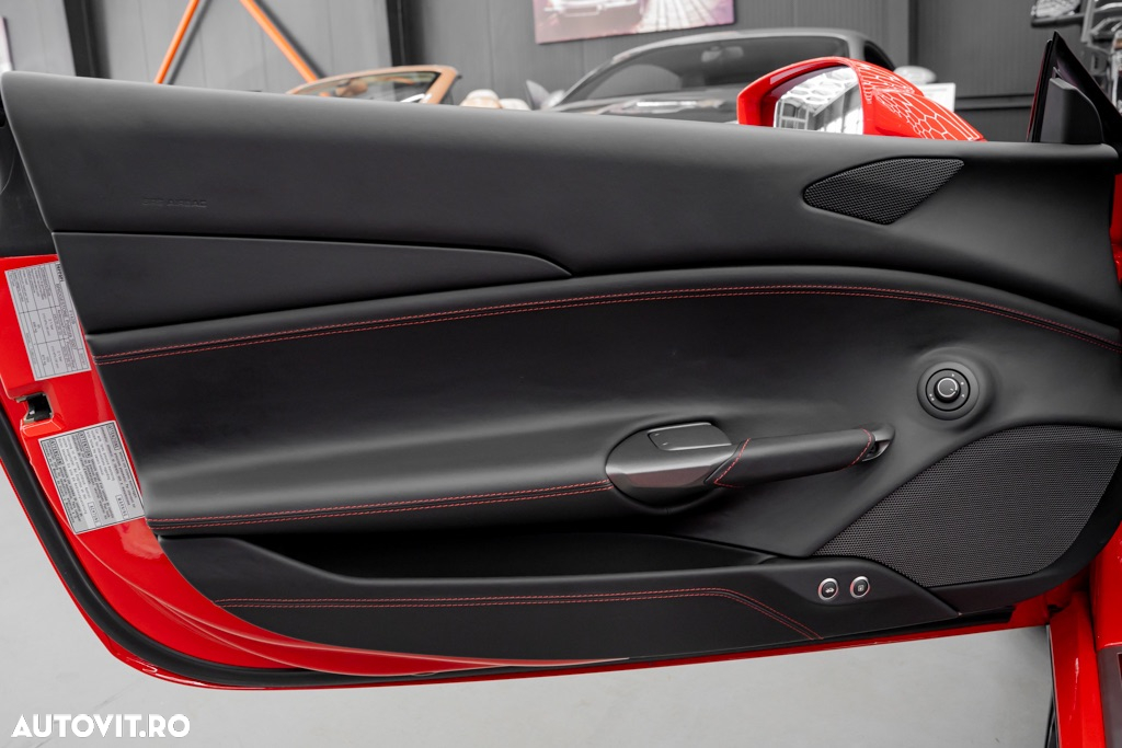 Ferrari 488 Spider - 38