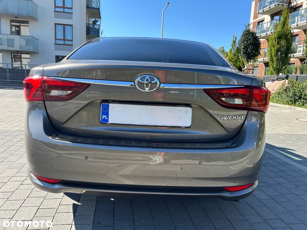 Toyota Avensis 1.8 Premium - 25