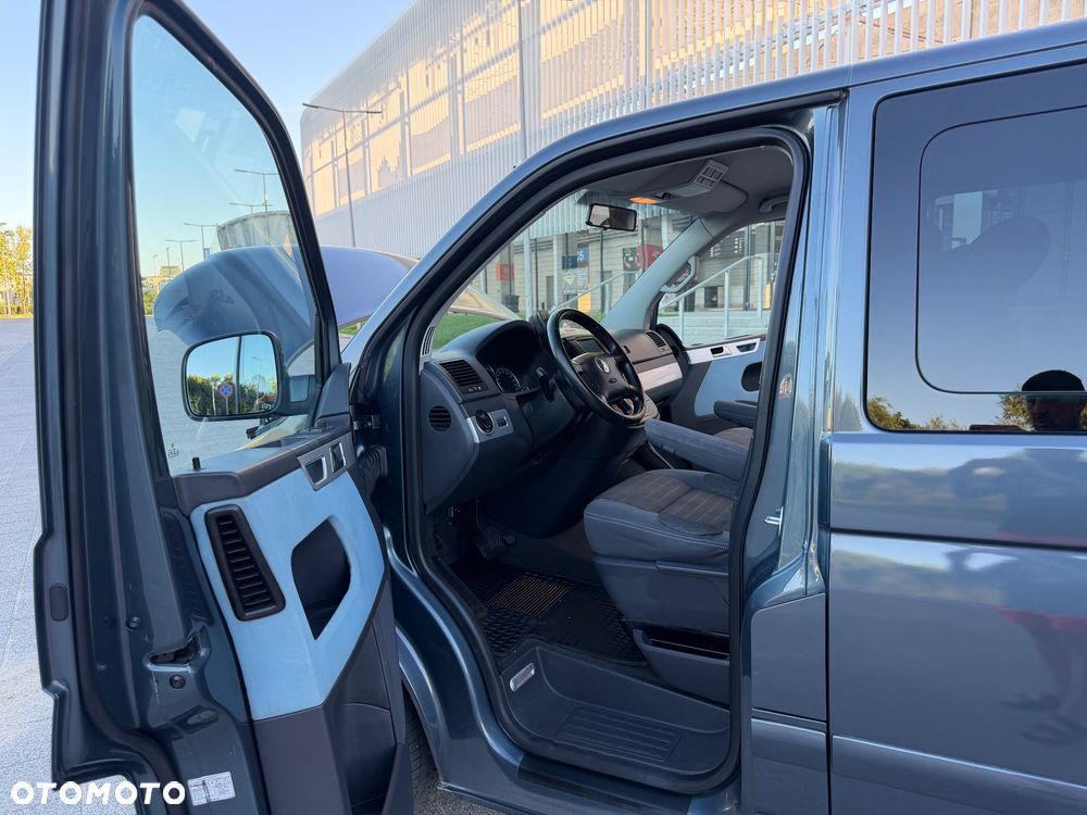 Volkswagen Multivan - 23