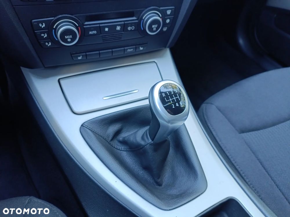 BMW Seria 3 318i Edition Exclusive - 30