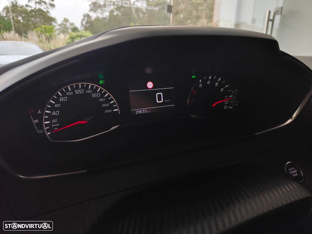 Peugeot 2008 1.2 PureTech Allure - 57