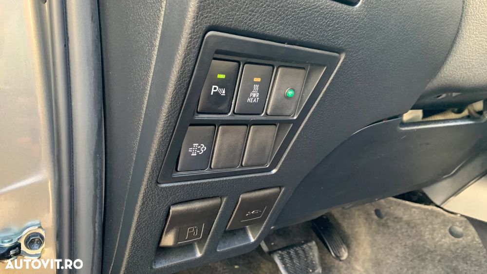 Toyota Hilux 2.8D 204CP 4x4 Double Cab AT Invincible Color Edition - 29