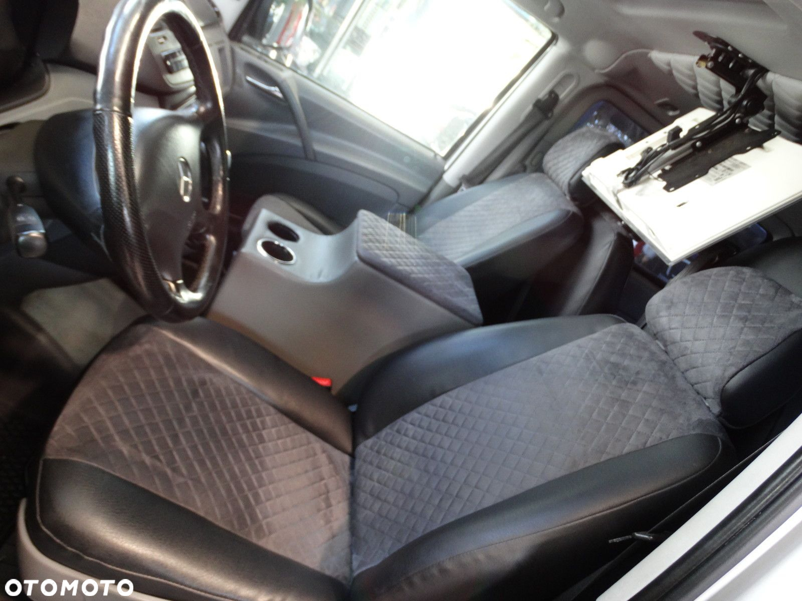 Mercedes-Benz Viano - 11