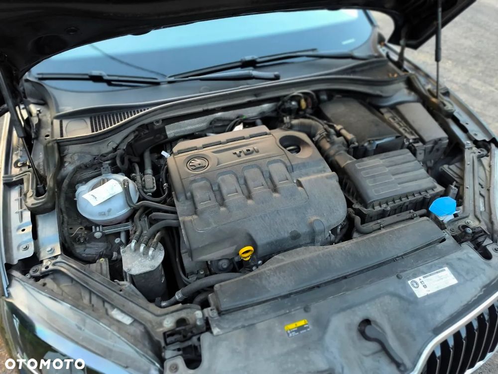Skoda Superb 2.0 TDI DSG L&K - 24