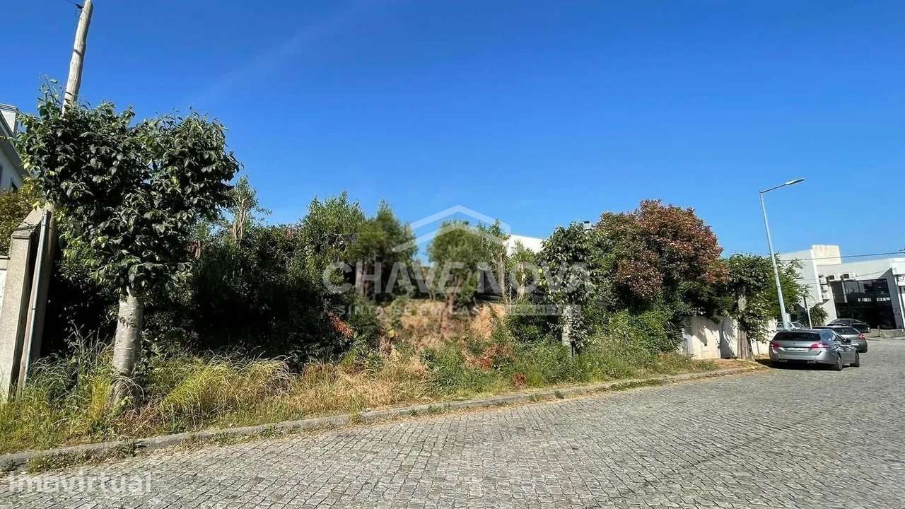 Terreno para Construção de Moradia em Santa Maria da Feira - Grande imagem: 2/3