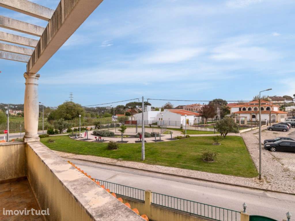 Moradia de excelentes áreas e lote do lado com 324m2 - Grande imagem: 3/34