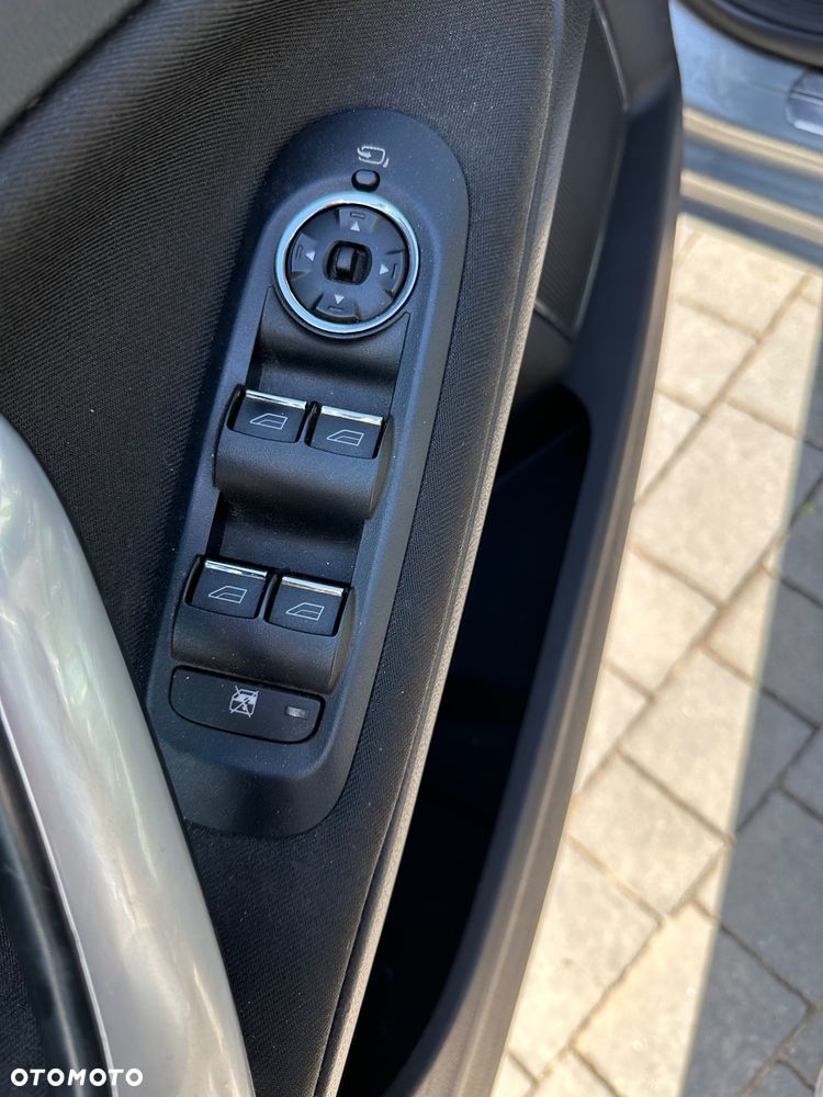 Ford Mondeo 2.0 Ghia X - 16