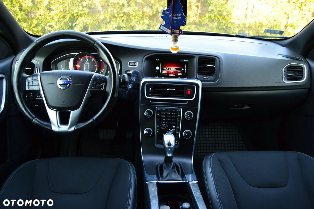 Volvo V60 Cross Country D4 Drive-E Momentum - 26