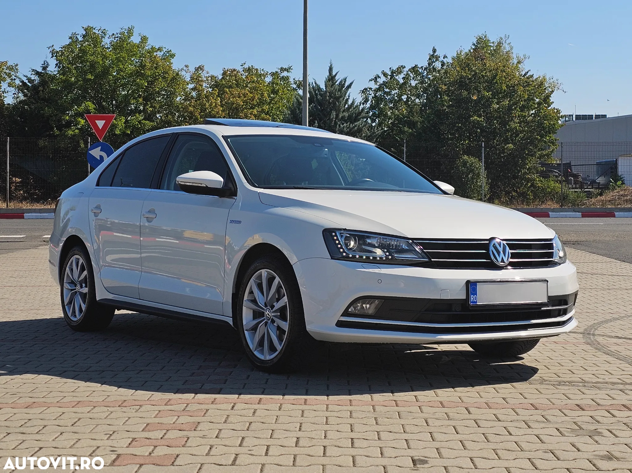 Volkswagen Jetta 1.4 Hybrid DSG Highline - 3